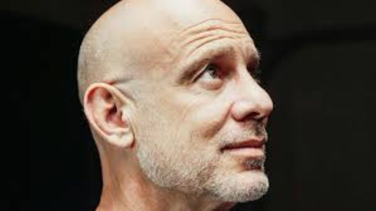 Discover the life and career of Dean Richard Bromstad, his journey to television fame, signature interior design style, artistic background